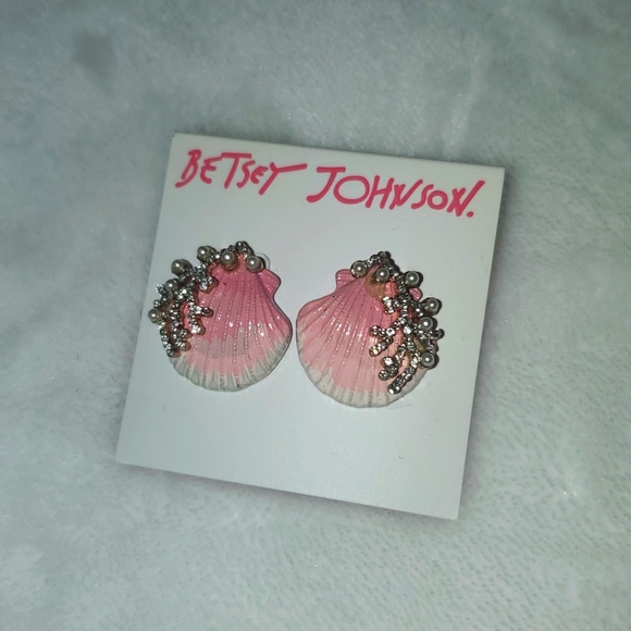 Betsey Johnson Jewelry - NWT Betsey Johnson Pink Seashell Earrings